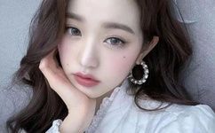 女性大荫蒂荫道多毛茸茸